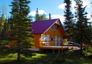 Kanada/YYE/Northern Rockies Lodge/LakeShoreCabin