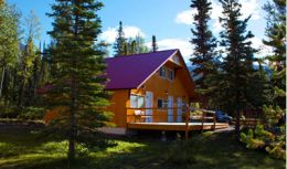 Kanada/YYE/Northern Rockies Lodge/LakeShoreCabin